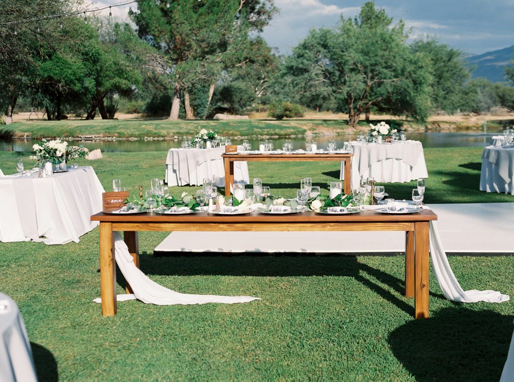 reception table 